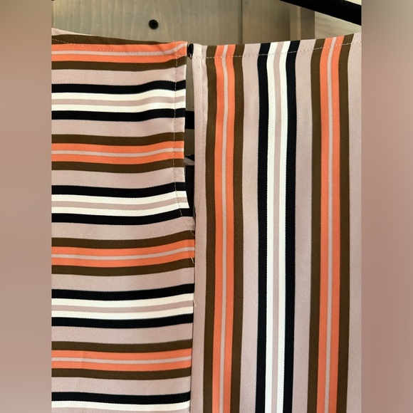 LIKE NEW Express Striped Boxy Blouse - Picture 6 of 6